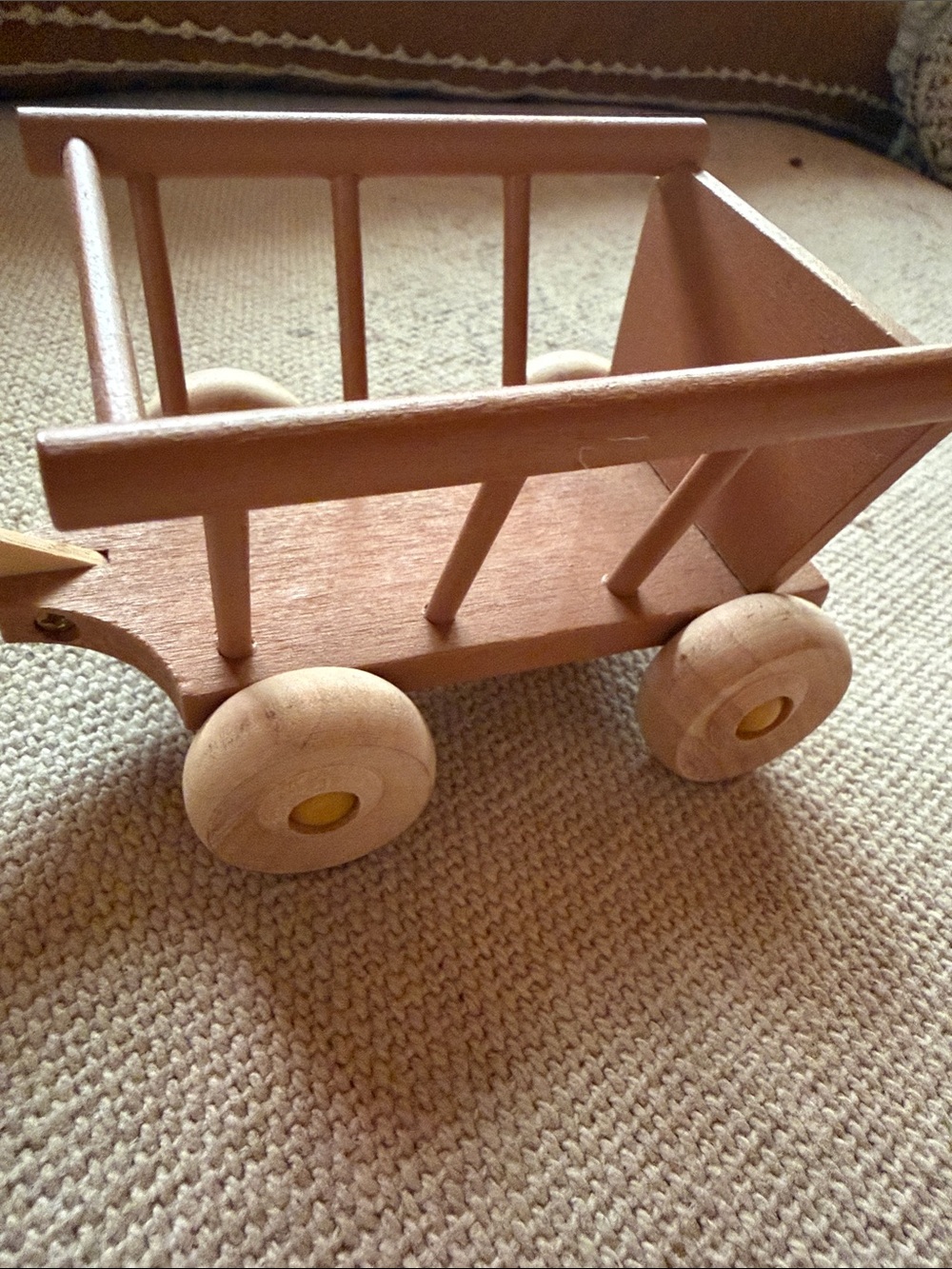 Maileg micro wood wagon dusty rose dollhouse cart - Picture 6 of 7